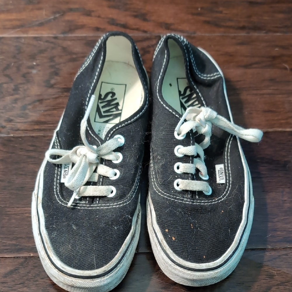 Vans Black and White Sneakers Classic Skate Style
